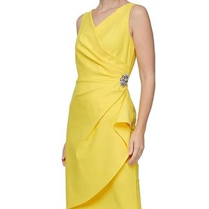 Alex Evenings Women's Slimming Short Ruched Dress with Ruffle